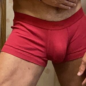 2xist, red, trunks, medium